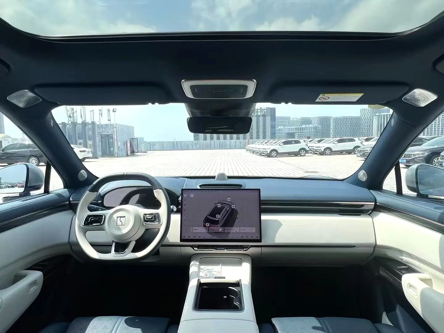 2025 Zeekr 7X - Main View