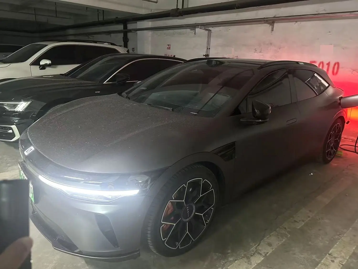 2025 Zeekr 7X - Main View