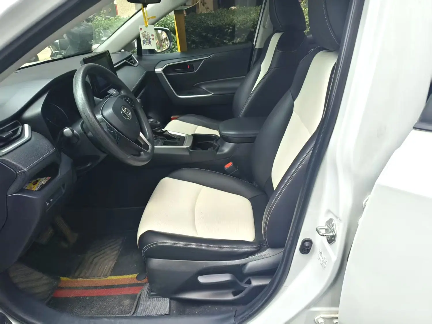 2021 Toyota RAV4 - Main View