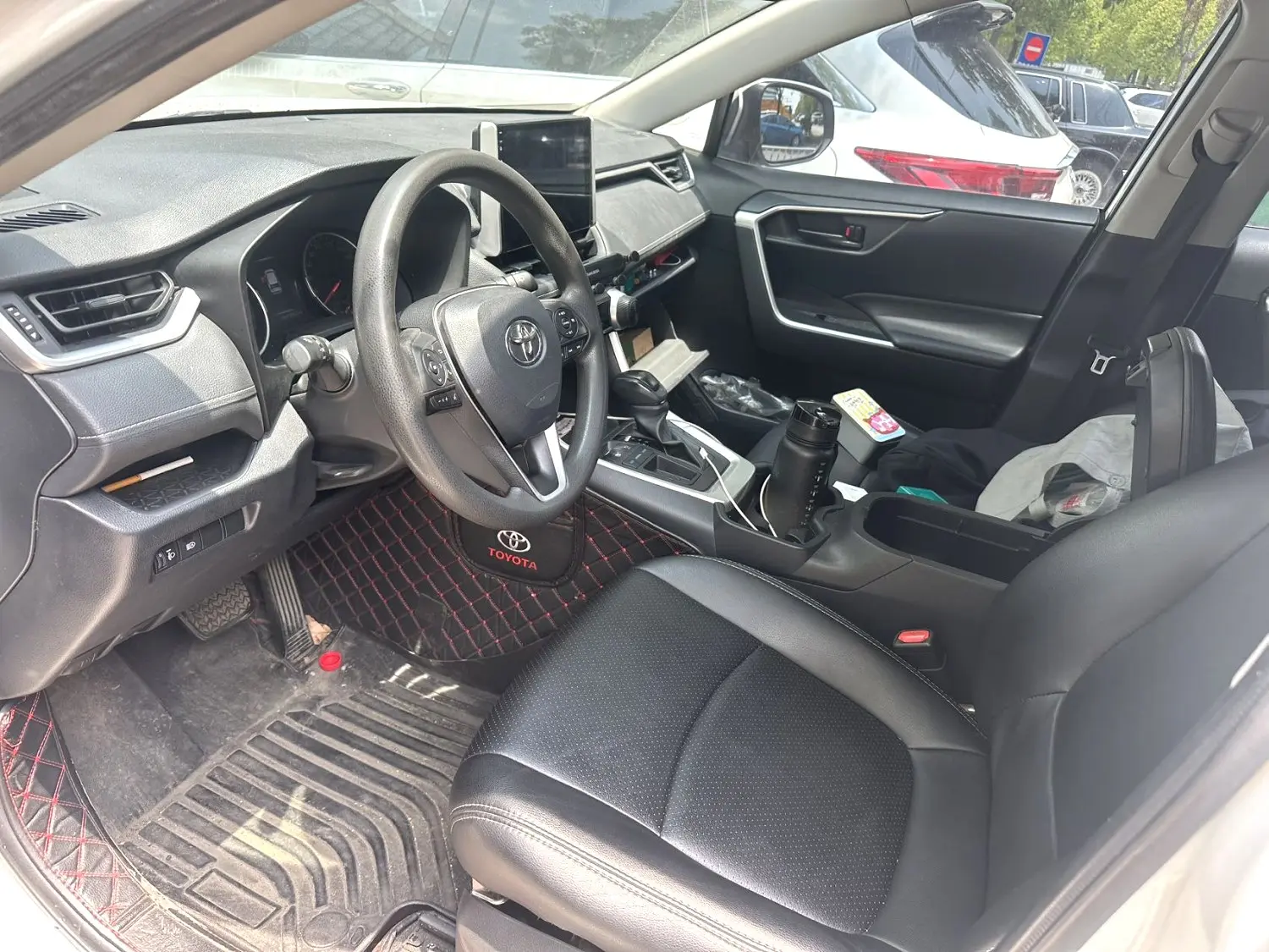 2021 Toyota RAV4 - Main View