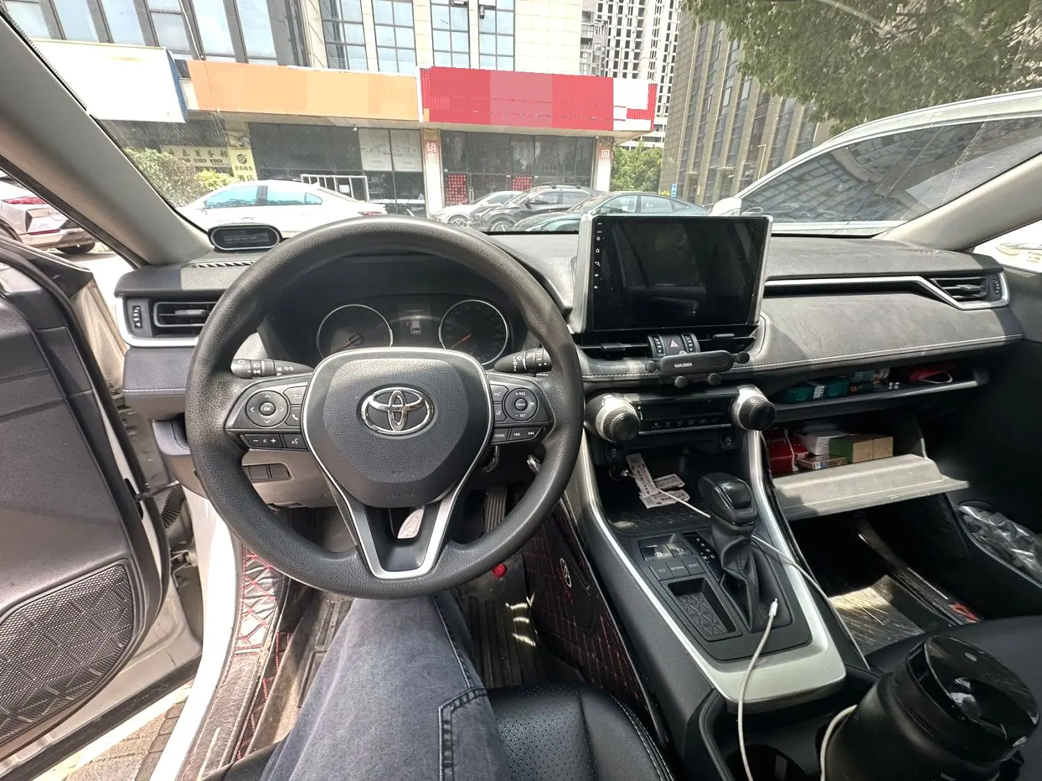 2021 Toyota RAV4 - Main View