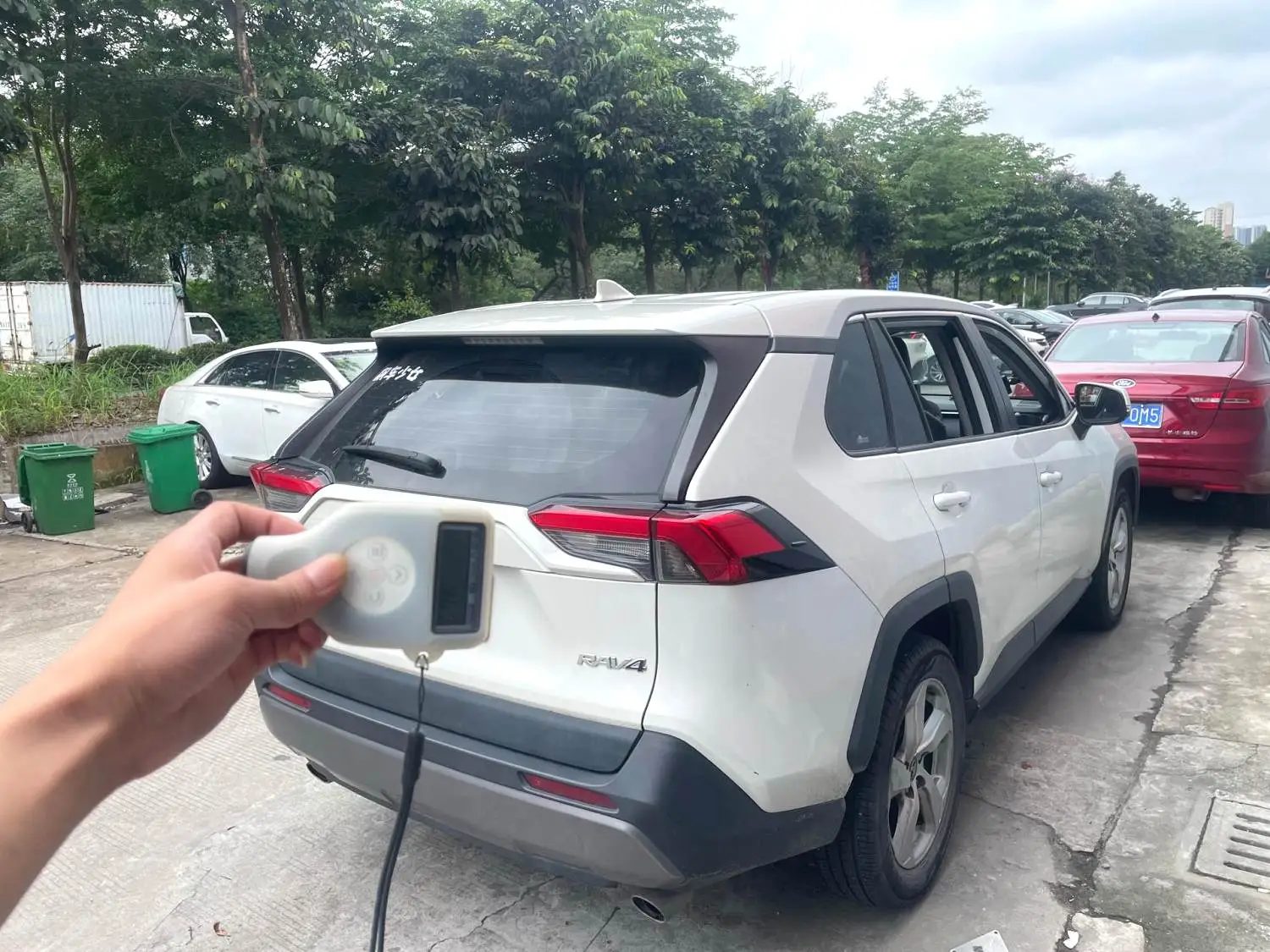 2020 Toyota RAV4 - Main View