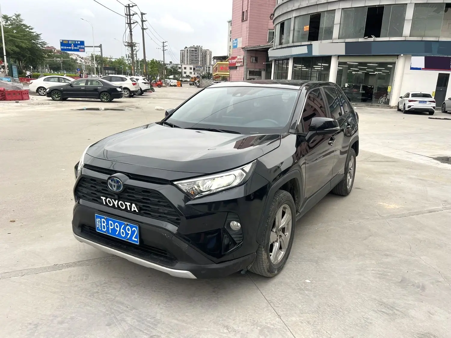 2022 Toyota RAV4 - Main View