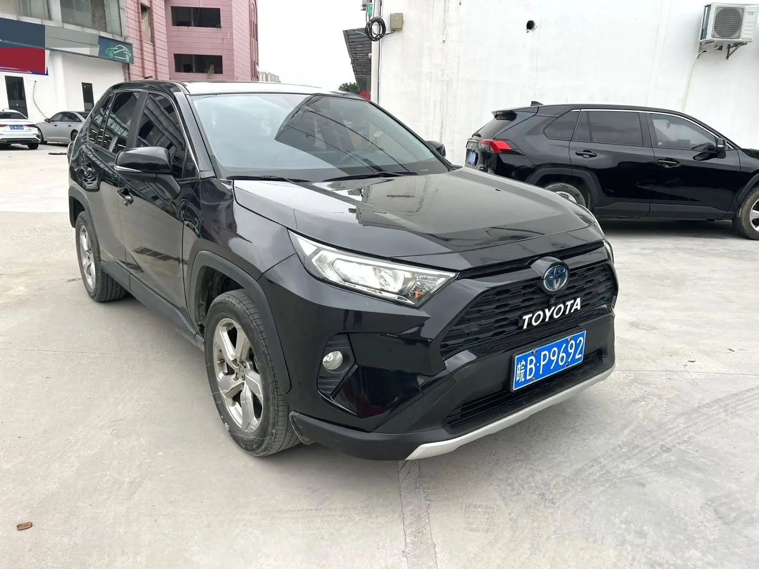 2022 Toyota RAV4 - Main View