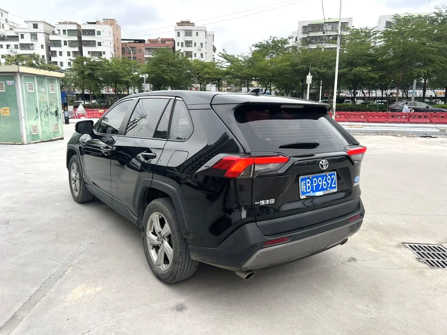 2022 Toyota RAV4 - Main View