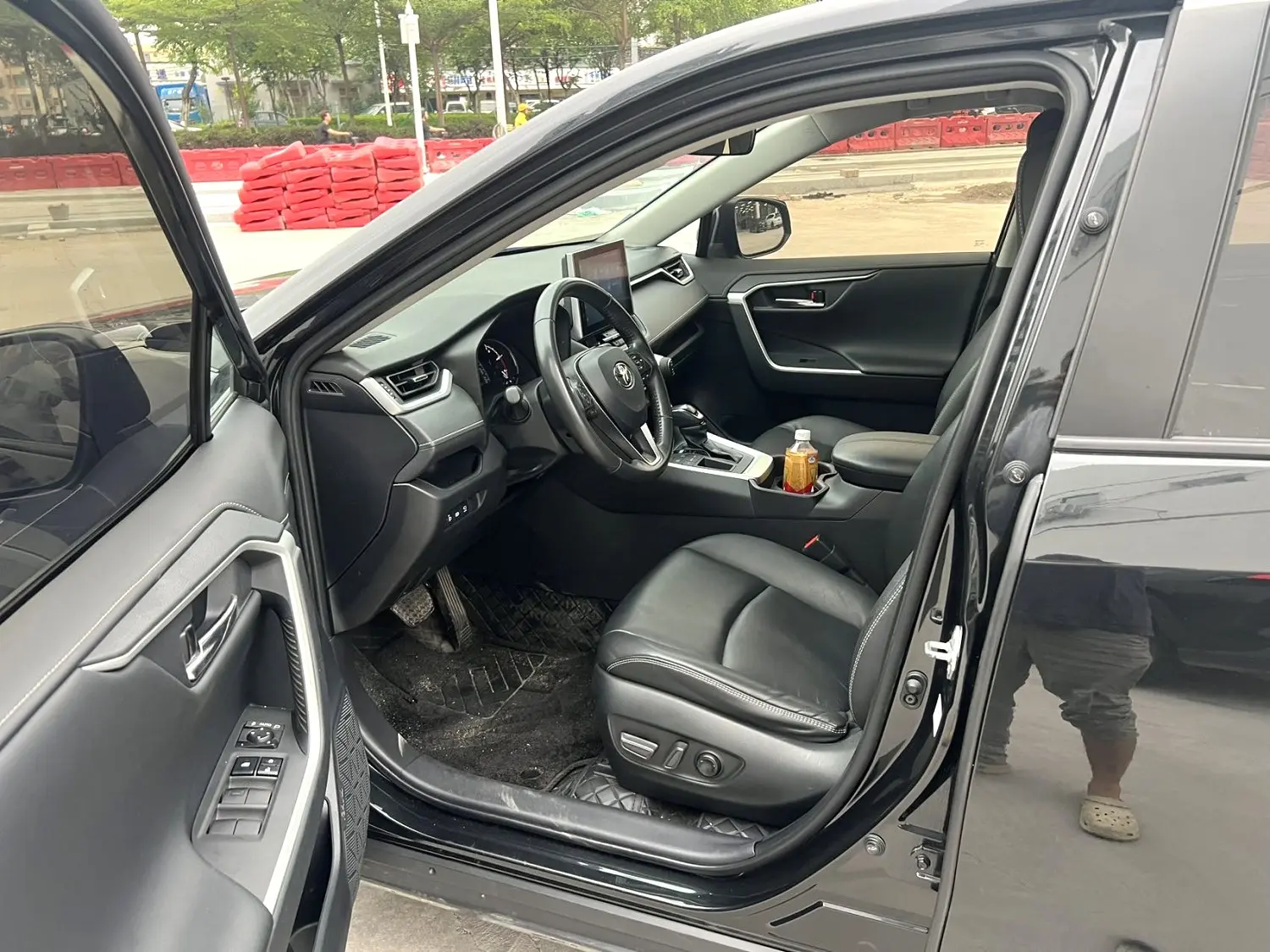 2022 Toyota RAV4 - Main View