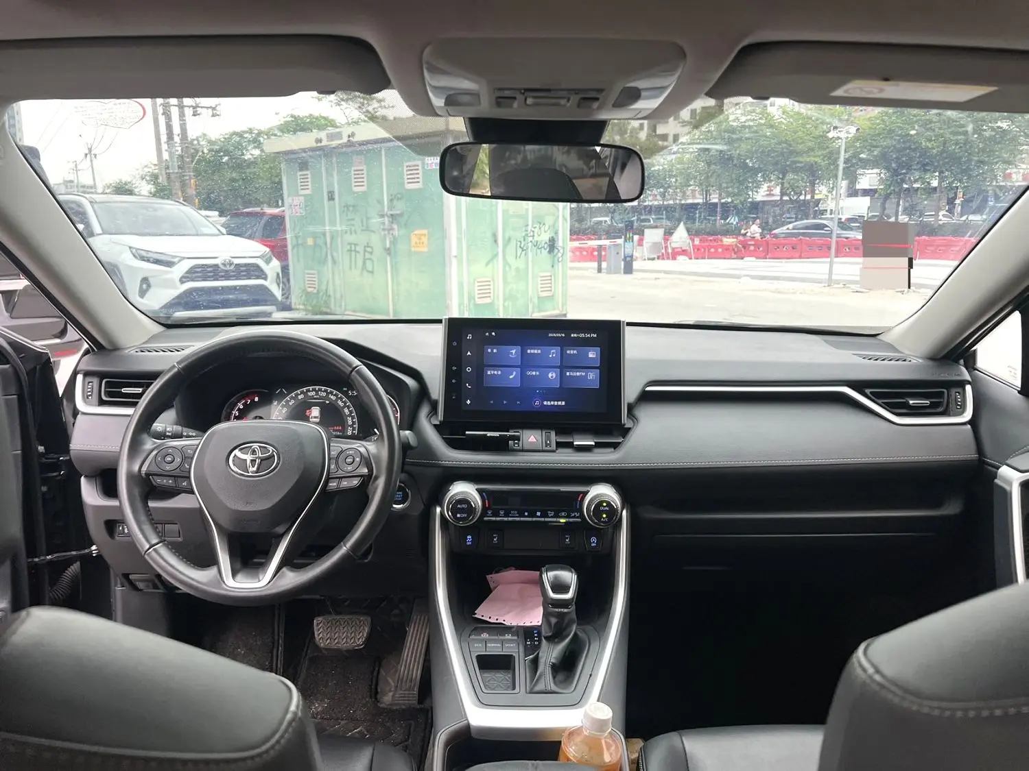 2022 Toyota RAV4 - Main View
