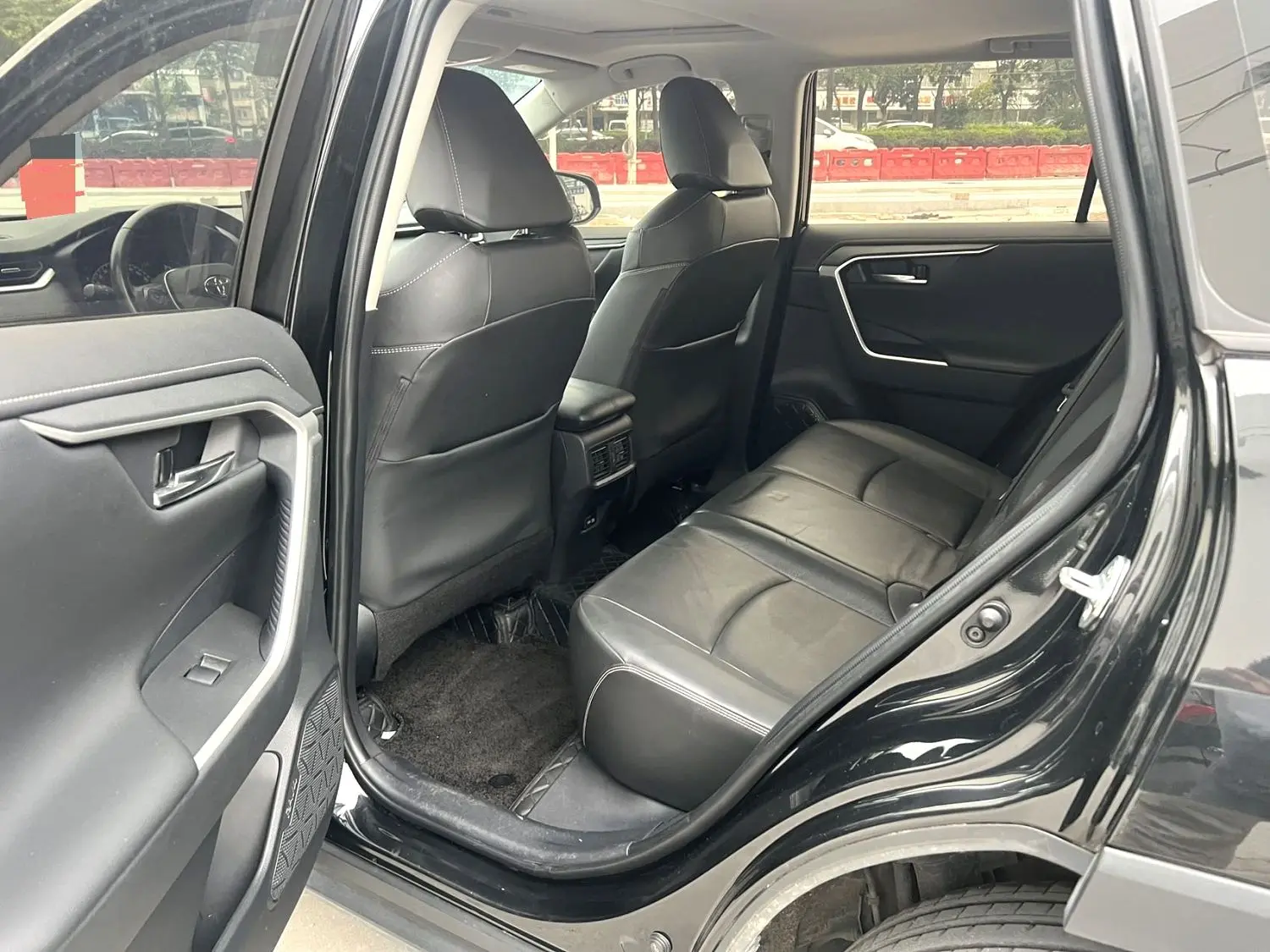 2022 Toyota RAV4 - Main View