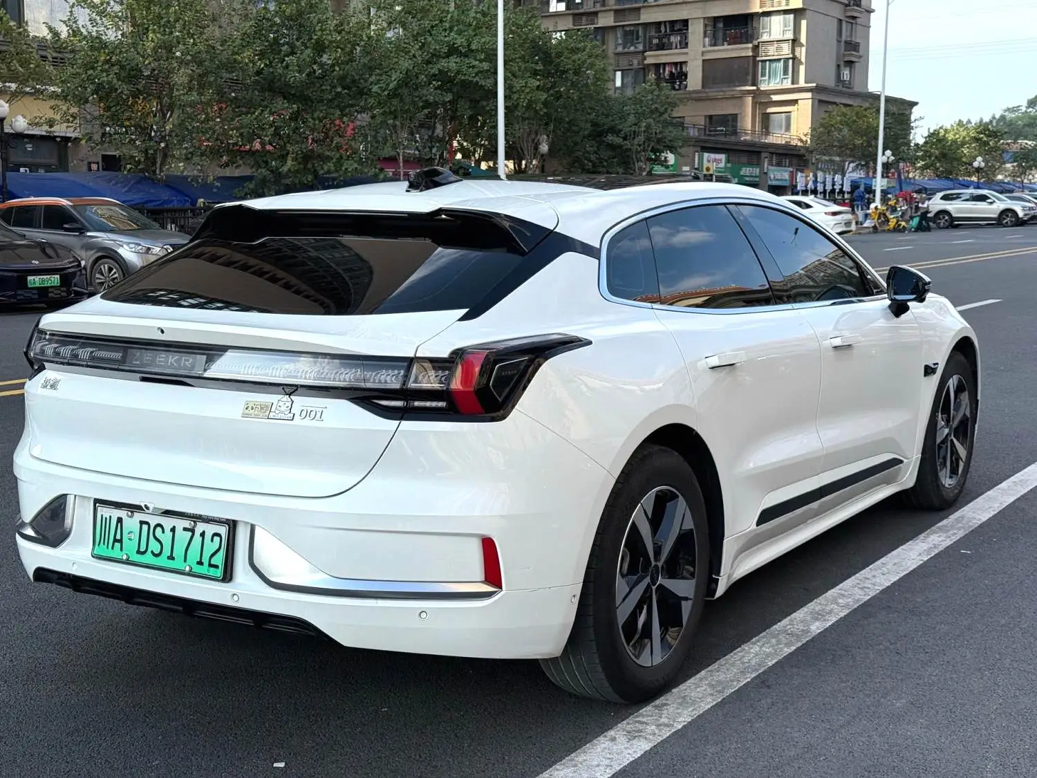 2022 Zeekr 001 - Main View