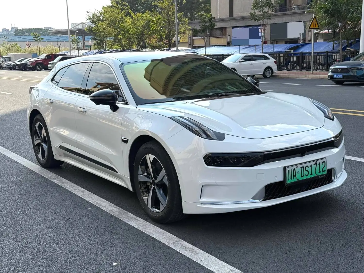 2022 Zeekr 001 - Main View