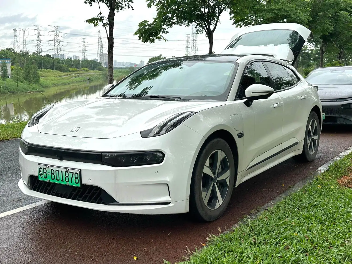 2022 Zeekr 001 - Main View
