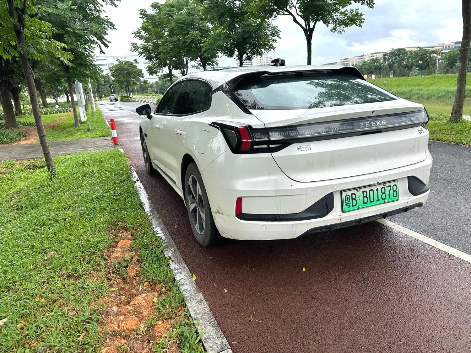 2022 Zeekr 001 - Main View