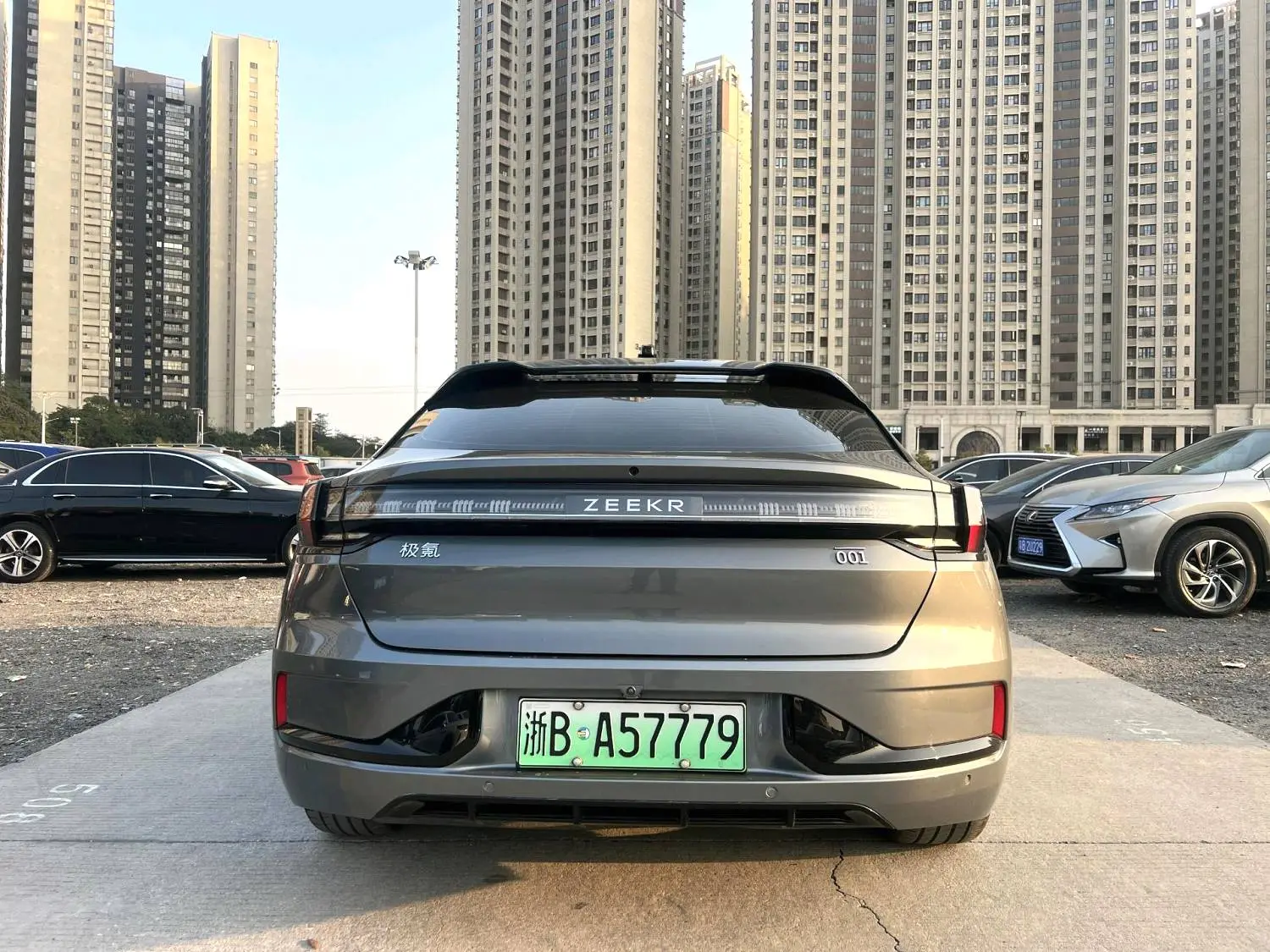 2022 Zeekr 001 - Main View