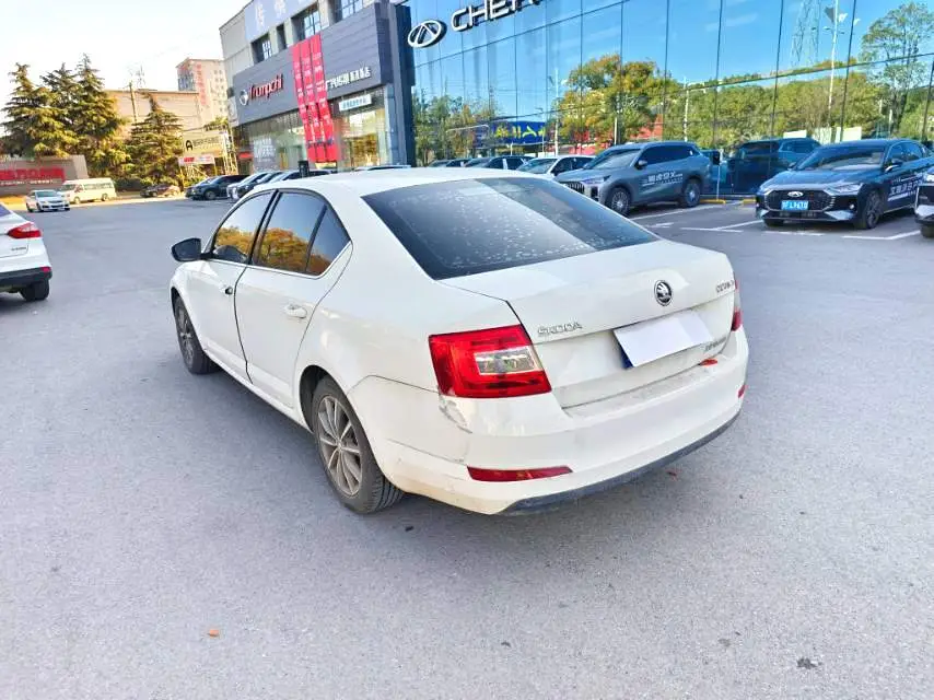 2018 Skoda Octavia - Main View
