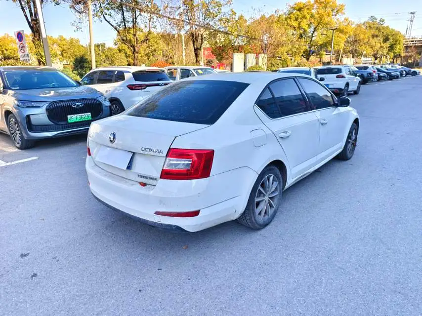 2018 Skoda Octavia - Main View