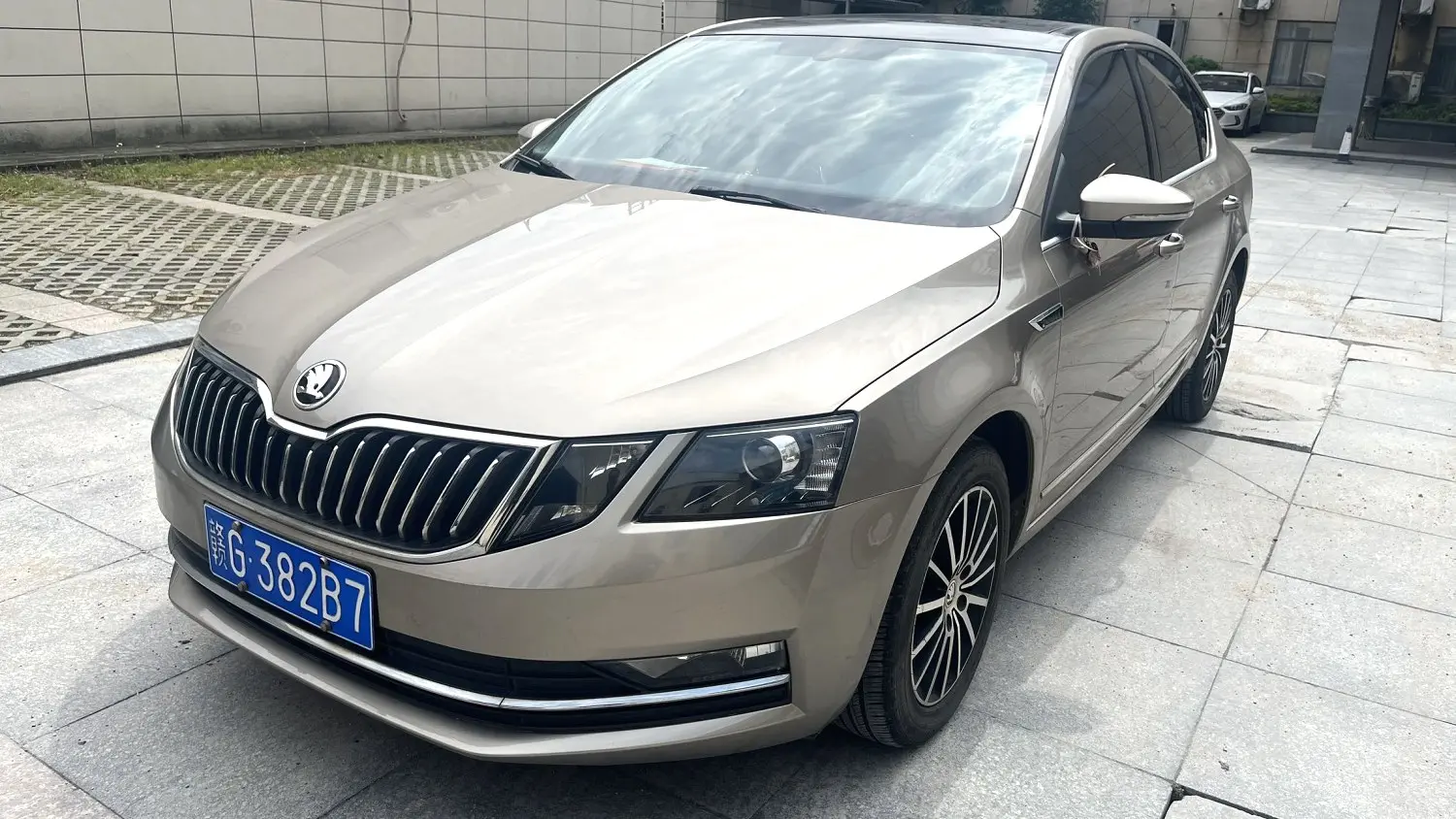 2017 Skoda Octavia - Main View