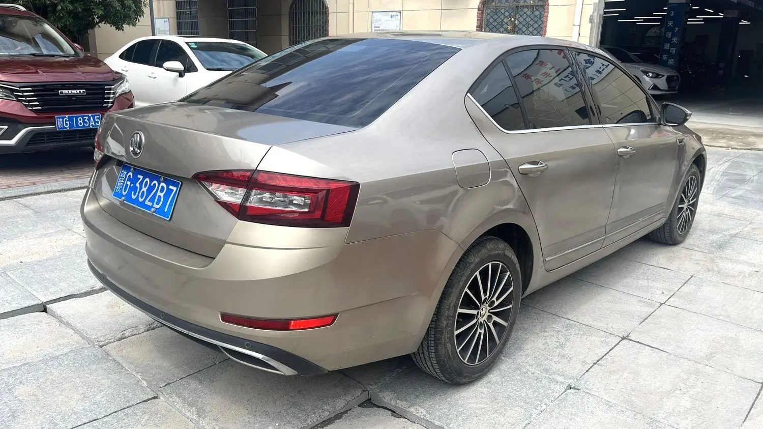 2017 Skoda Octavia - Main View