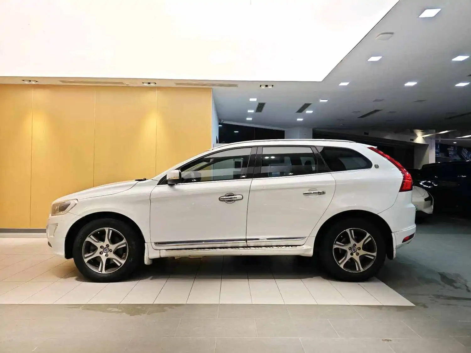 2014 Volvo XC60 - Main View