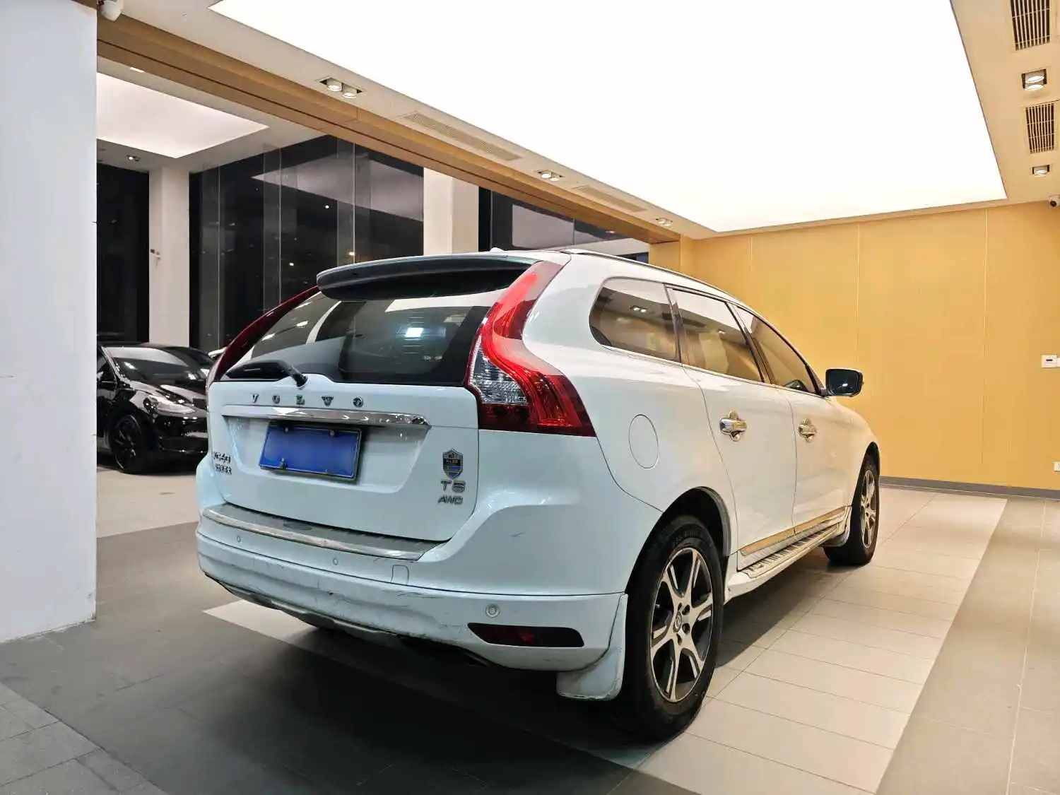 2014 Volvo XC60 - Main View
