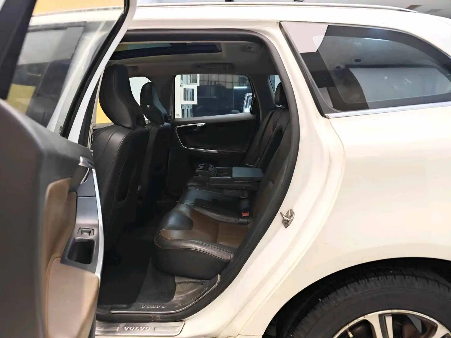 2014 Volvo XC60 - Main View