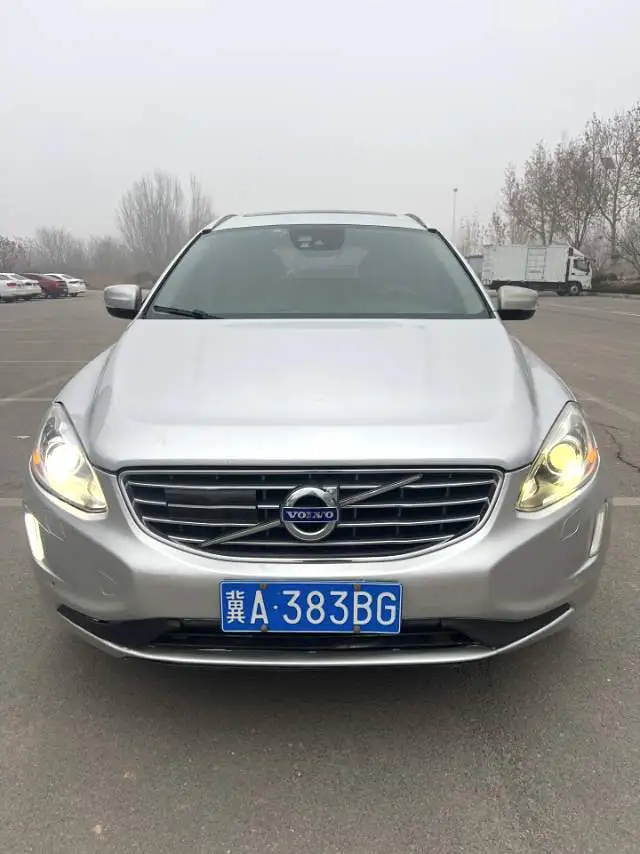 2015 Volvo XC60 - Main View