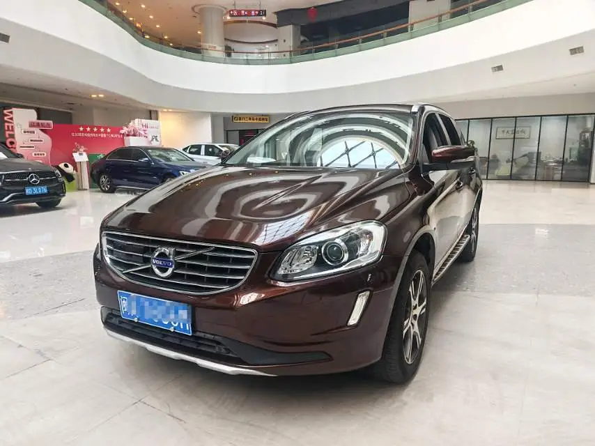 2014 Volvo XC60 - Main View