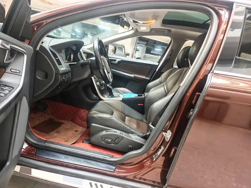 2014 Volvo XC60 - Main View