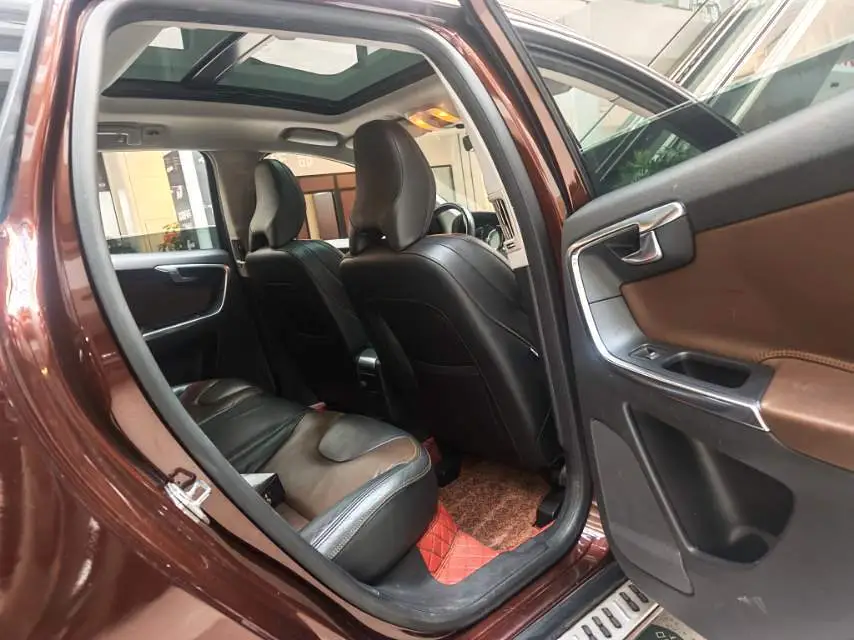 2014 Volvo XC60 - Main View