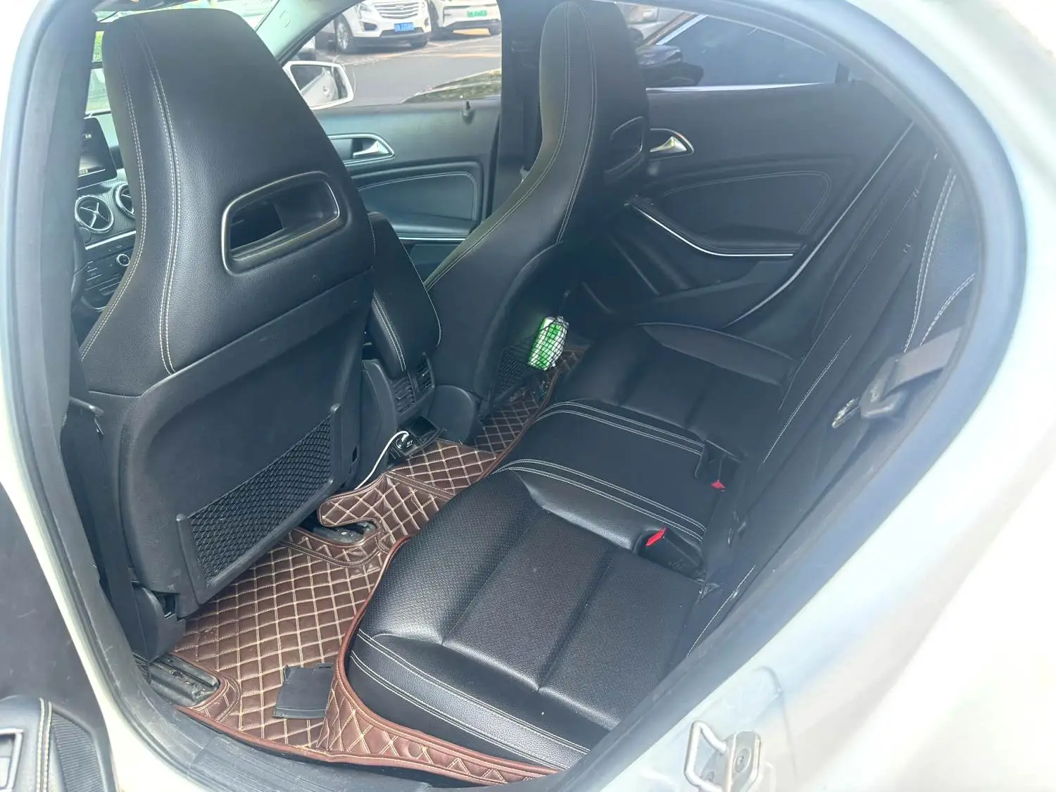 2016 Benz GLA 200 - Main View