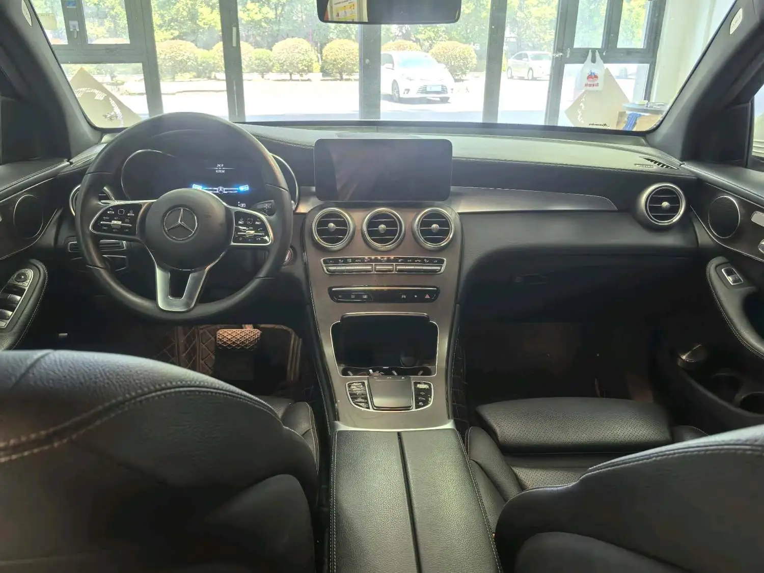 2020 Benz GLC 260L - Main View