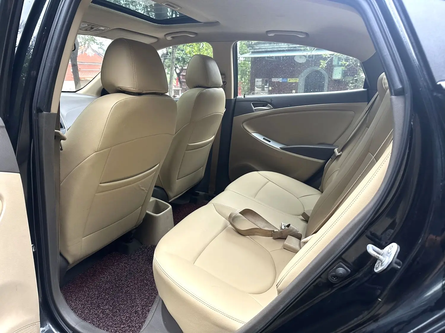 2010 Hyundai Verna - Main View