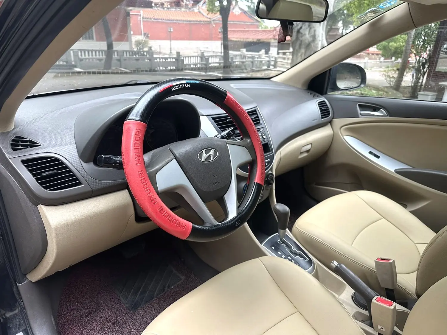 2010 Hyundai Verna - Main View
