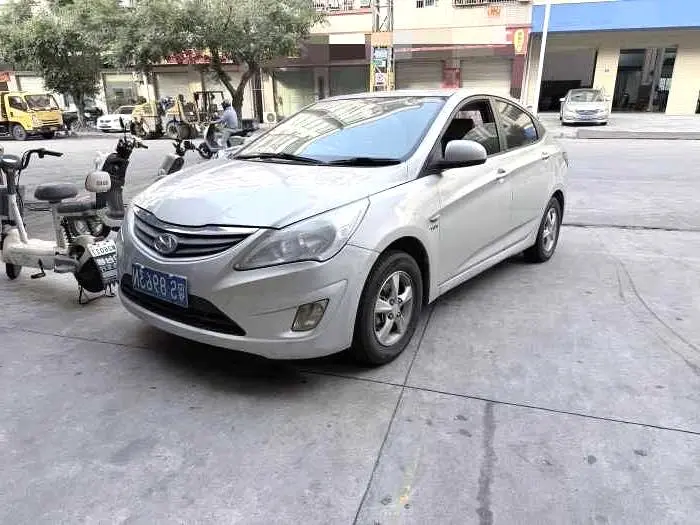 2010 Hyundai Verna - Main View
