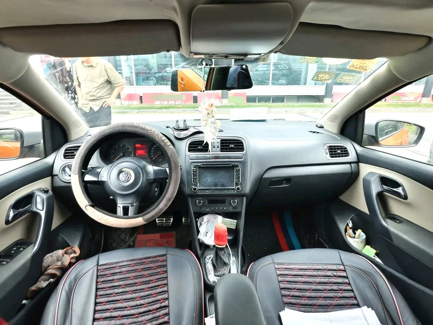 2012 VW Polo - Main View