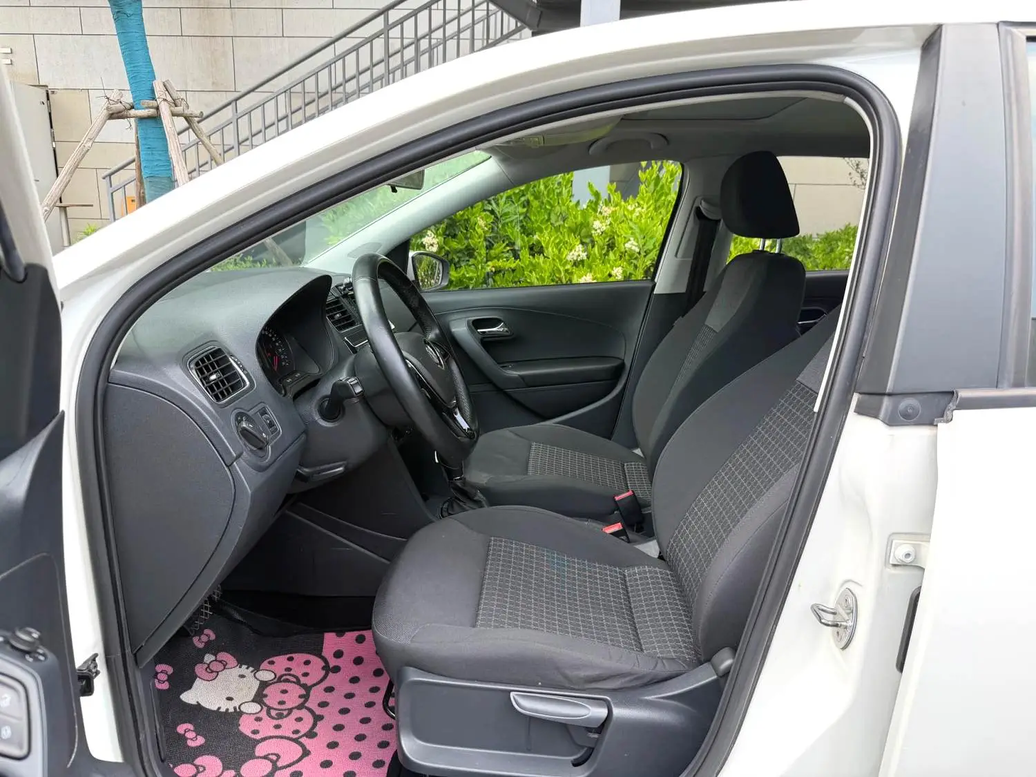 2016 VW Polo - Main View