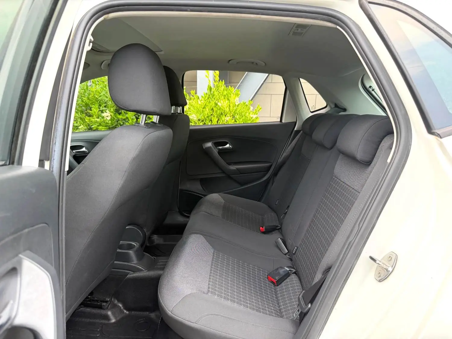 2016 VW Polo - Main View