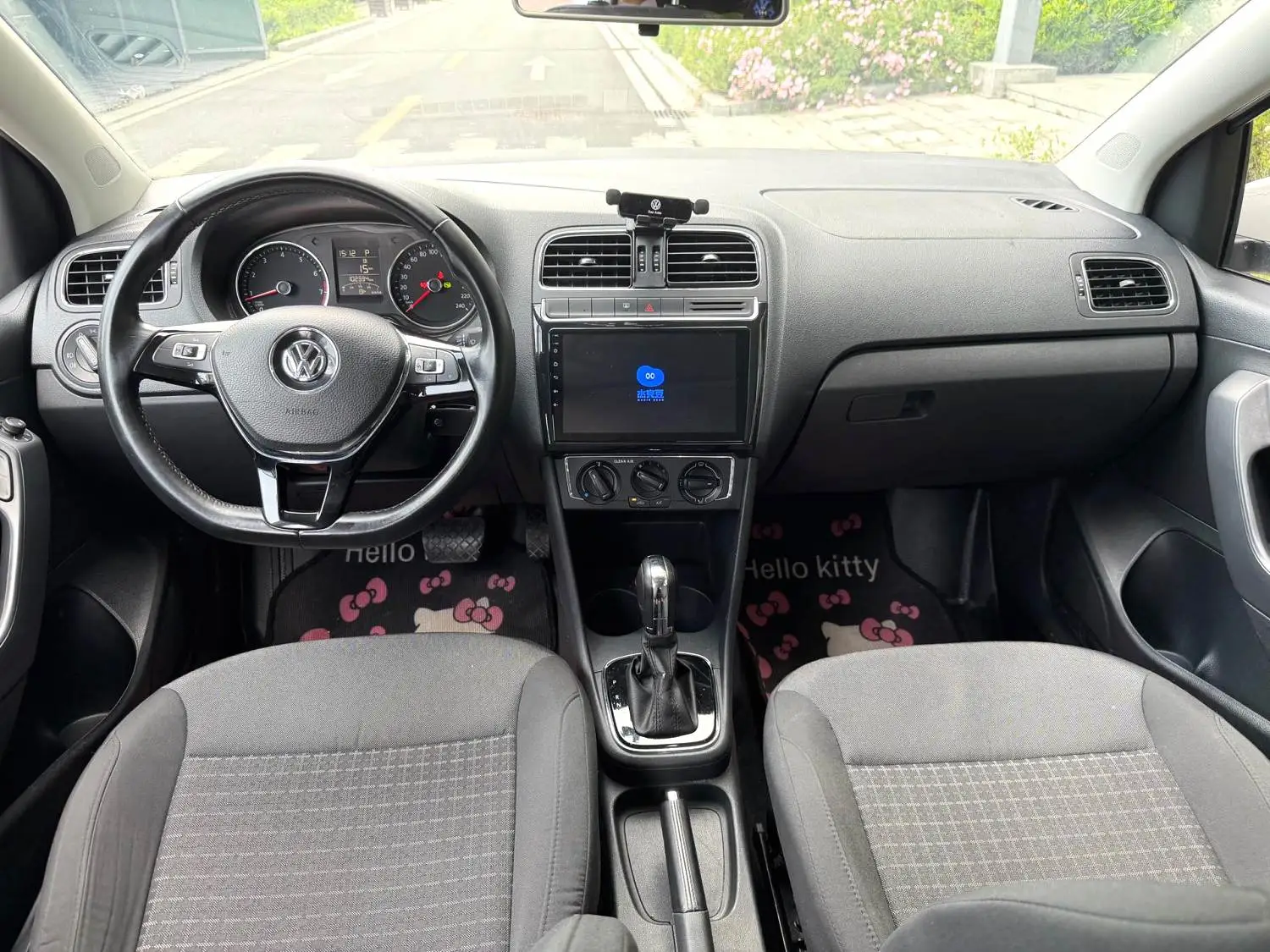 2016 VW Polo - Main View