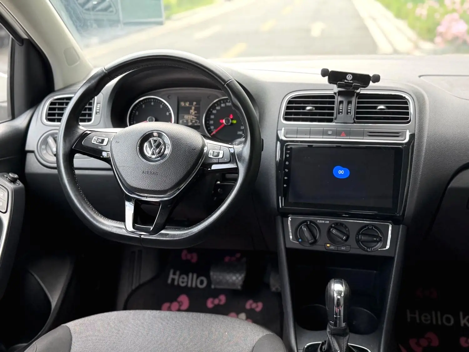 2016 VW Polo - Main View