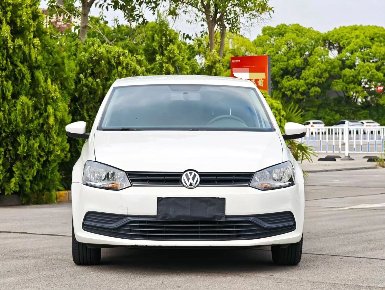 2016 VW Polo - Main View
