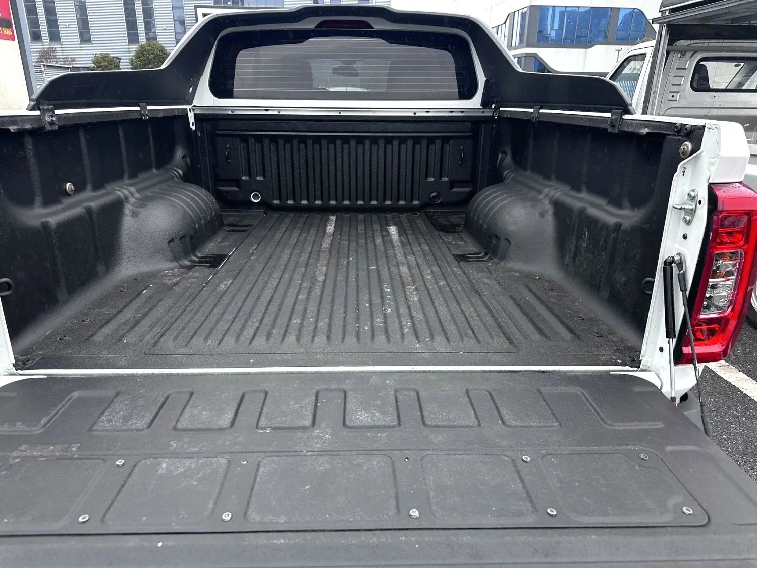 2021 Maxus T90 - Main View