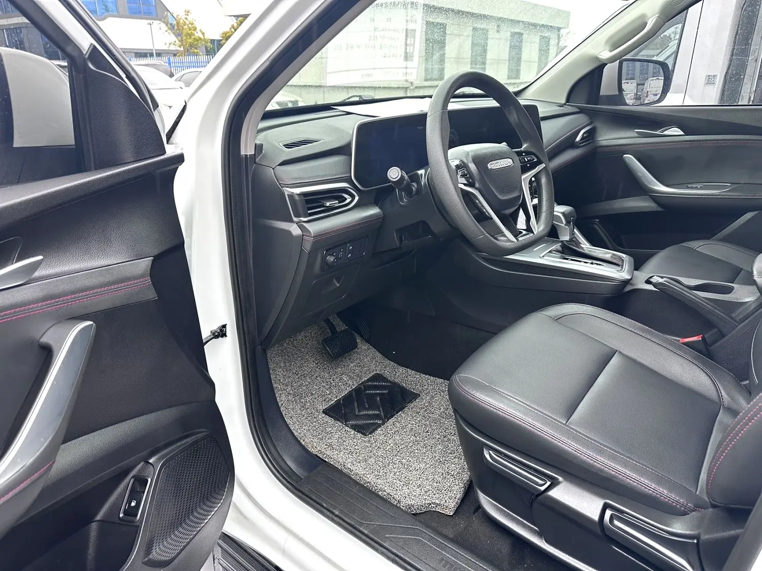2021 Maxus T90 - Main View
