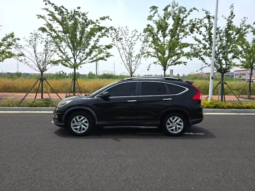 2015 Honda CR-V - Main View