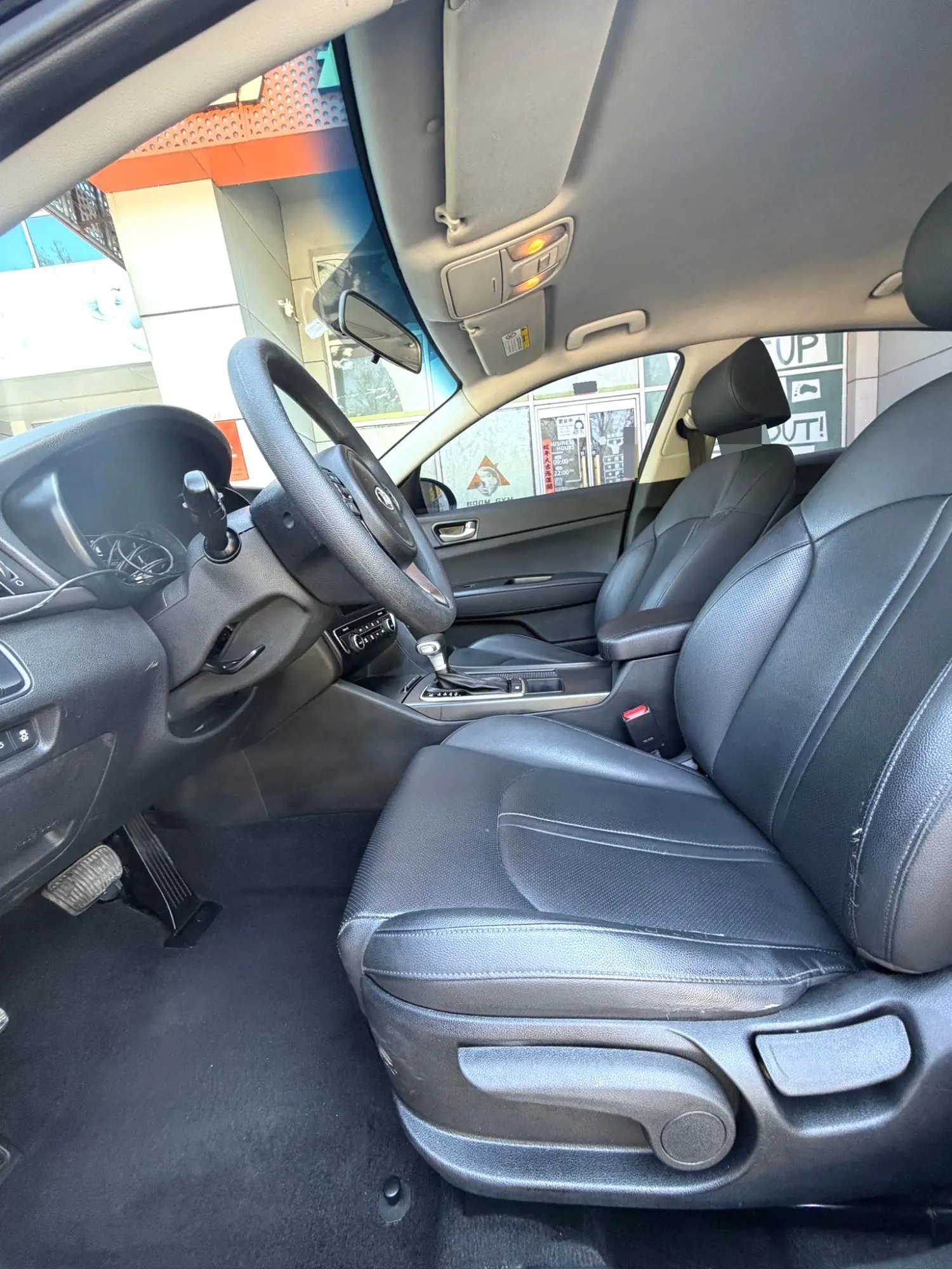 2016 Kia K5 - Main View