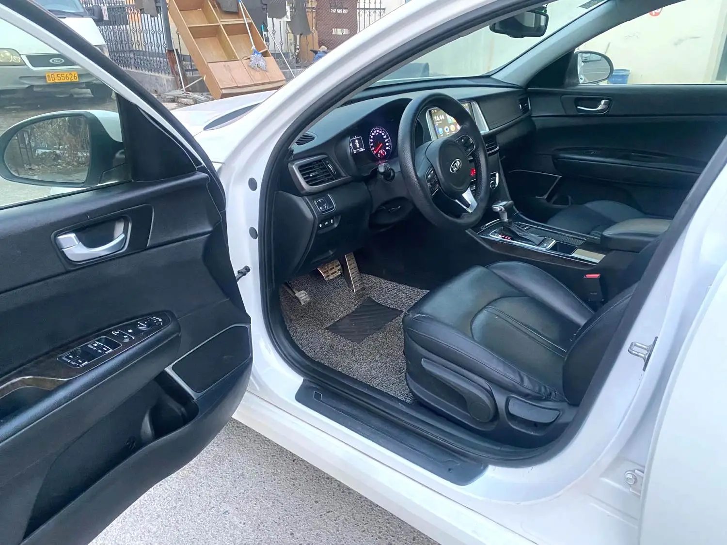 2017 Kia K5 - Main View