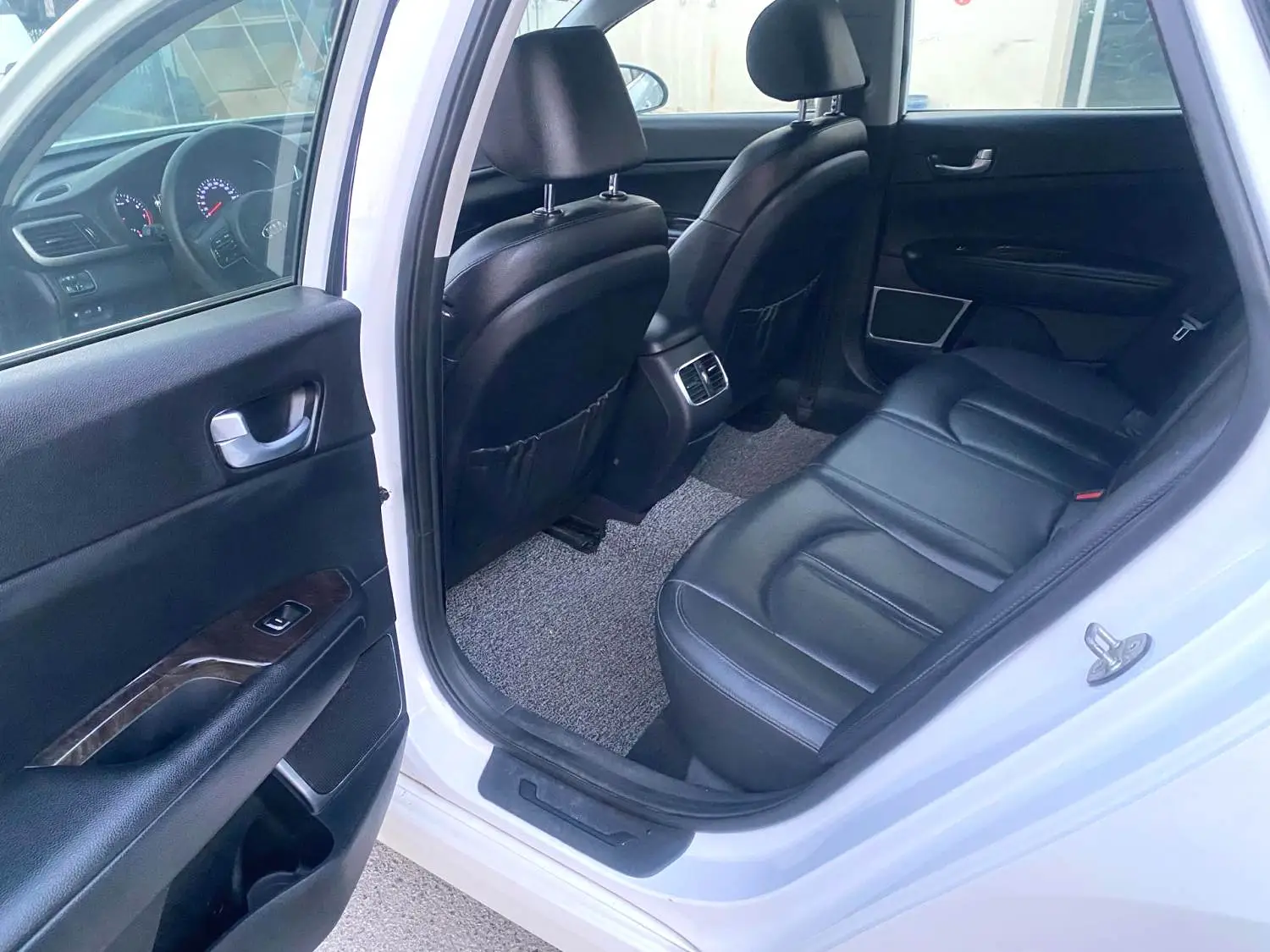 2017 Kia K5 - Main View