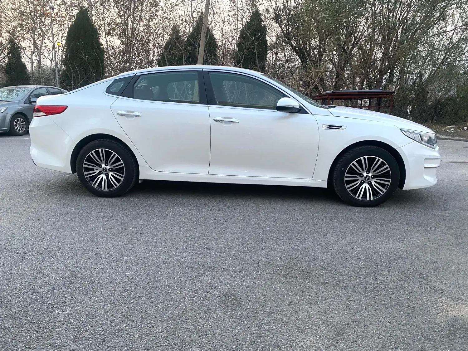 2017 Kia K5 - Main View
