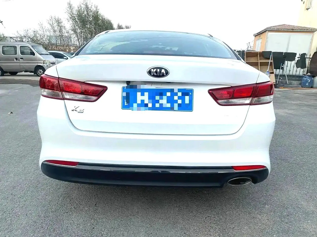 2017 Kia K5 - Main View
