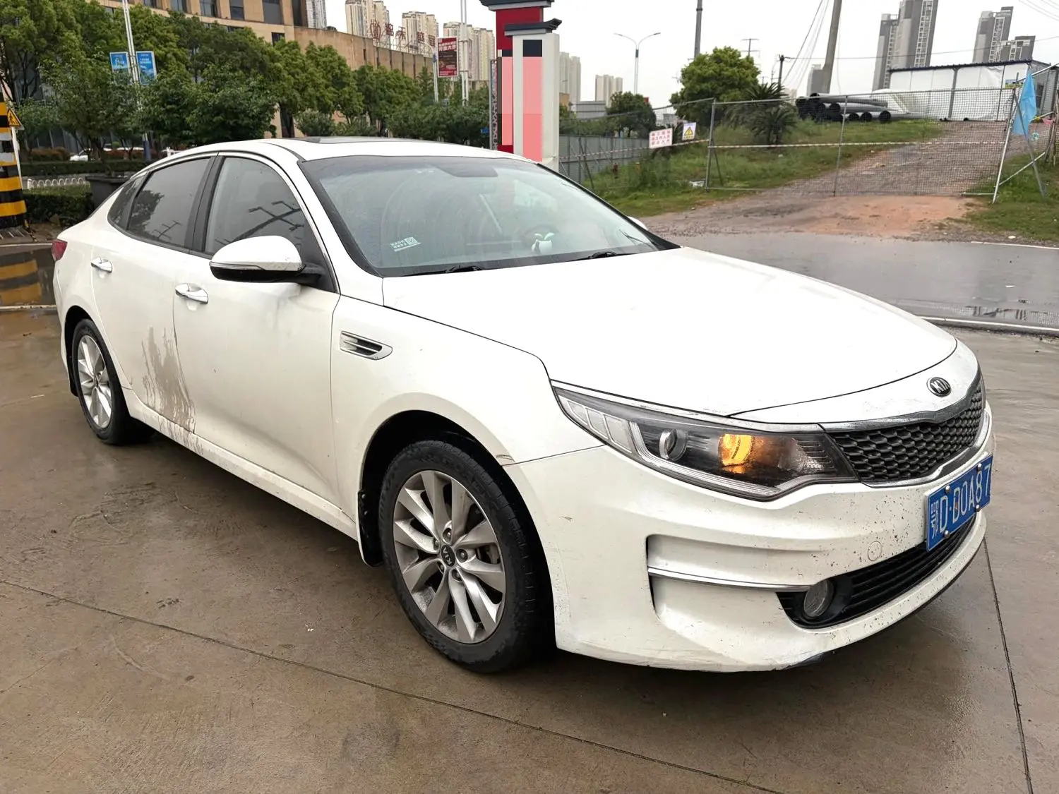 2017 Kia K5 - Main View