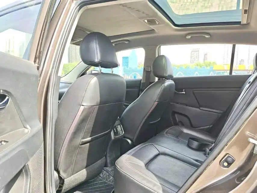 2016 Kia Sportage R - Main View