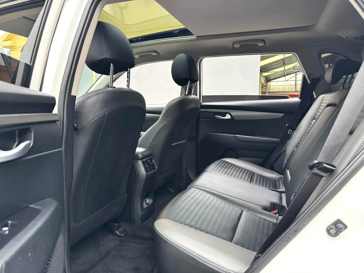 2021 Kia Sportage R - Main View